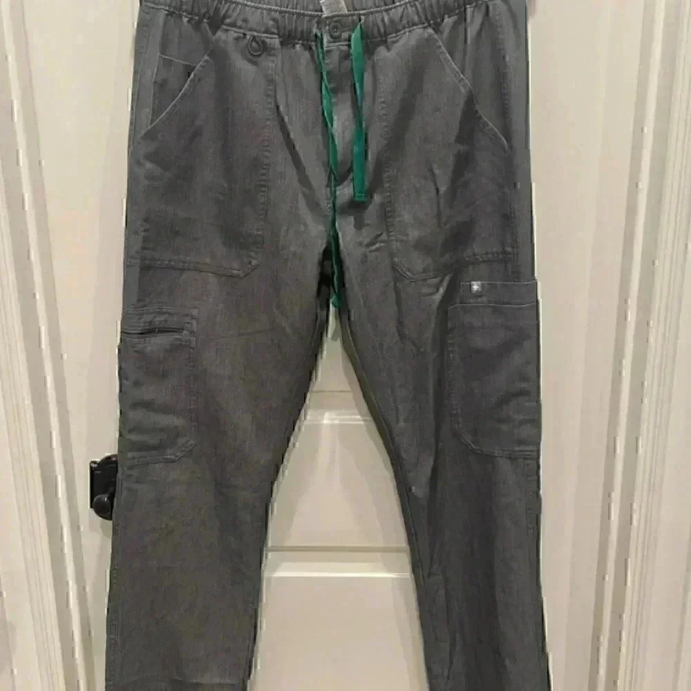 FIGS TECHNICAL COLLECTION SCRUB PANTS  IN GRAY SIZE MEDIUM